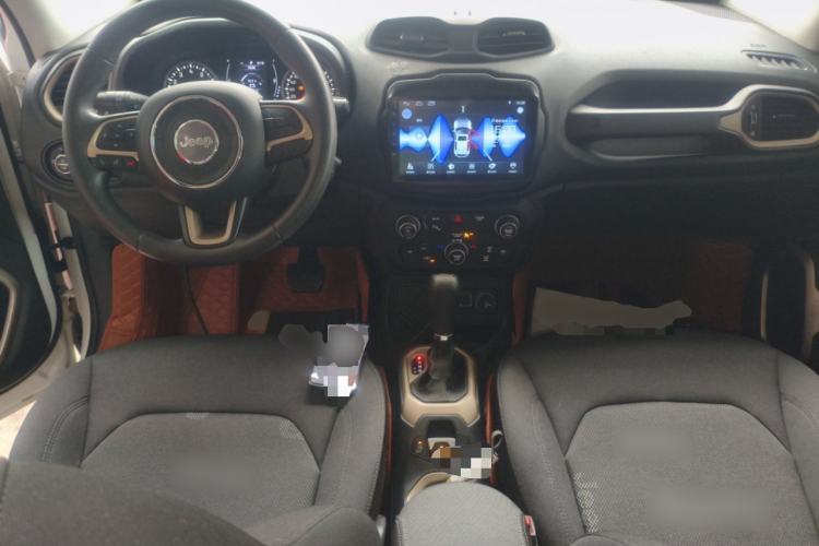 Used Jeep Renegade 2018 Connected Large Screen Version 180T Automatic High-Energy Edition Center Console