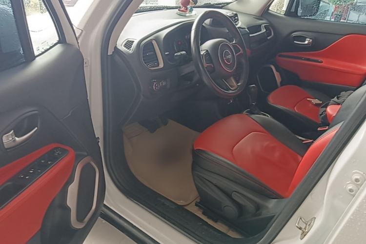 Used Jeep Renegade 2018 Connected Large Screen Version 180T Automatic Jingneng Version Driver Seat