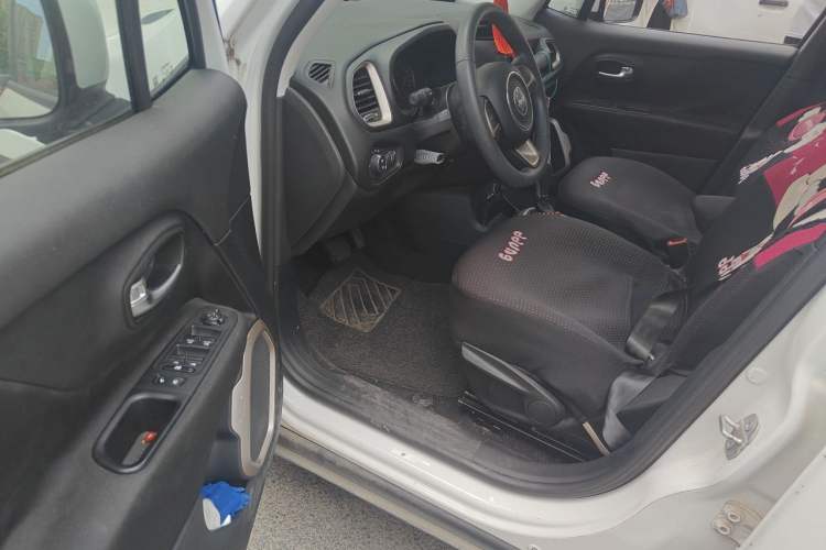 Used Jeep Renegade 2018 Connected Large Screen Version 180T Automatic High-Energy Edition Driver Seat