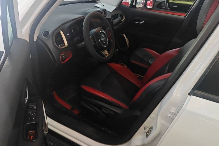 Used Jeep Renegade 2018 Connected Large Screen Version 180T Automatic High-Energy Edition Driver Seat