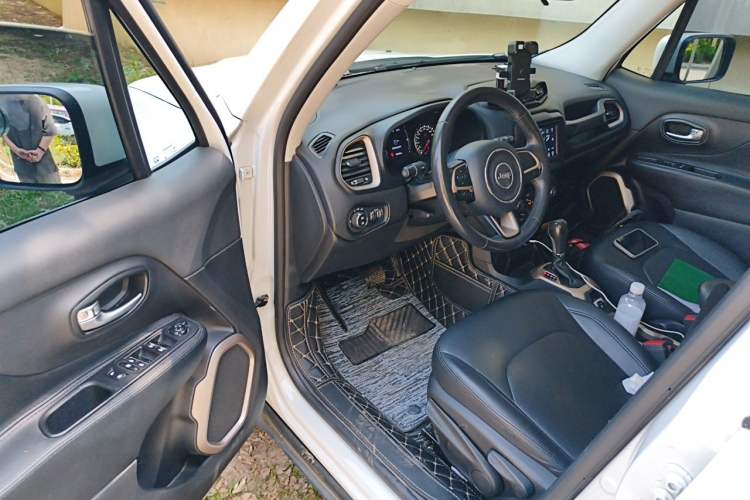 Used Jeep Renegade 2018 Connected Large Screen Version 180T Automatic Jingneng Version Driver Seat