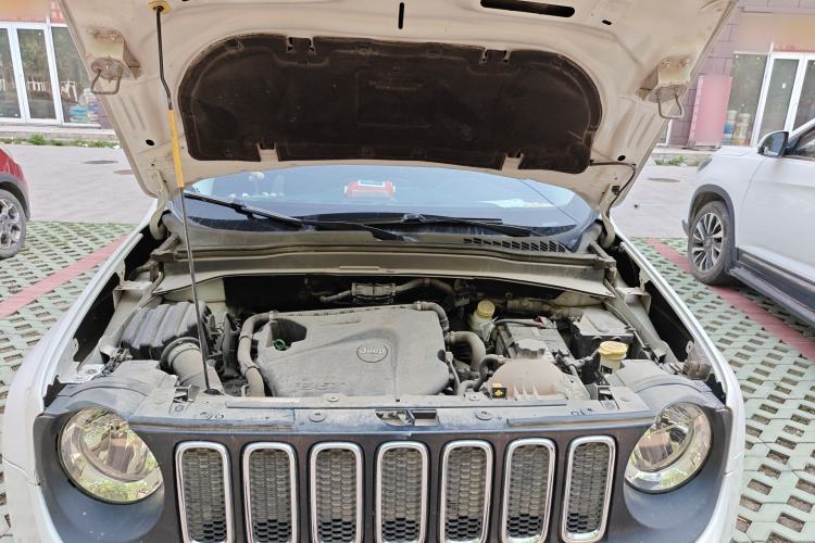 Used Jeep Renegade 2018 Connected Large Screen Version 180T Automatic High-Energy Edition Engine Bay
