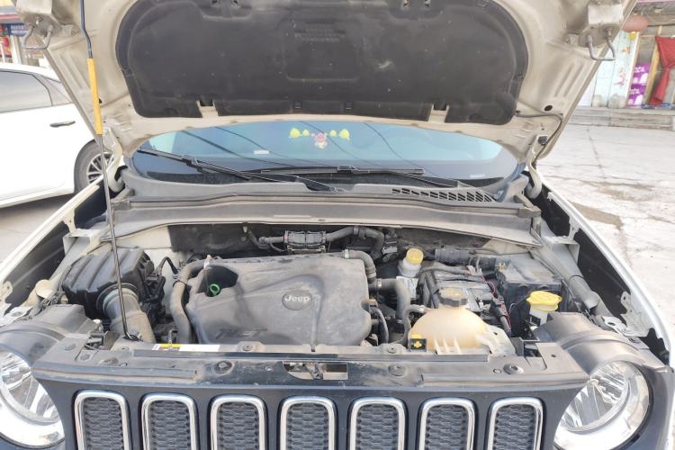 Used Jeep Renegade 2018 Connected Large Screen Version 180T Automatic Jingneng Version Engine Bay