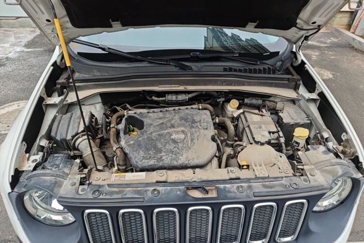 Used Jeep Renegade 2018 Connected Large Screen Version 180T Automatic High-Energy Edition Engine Bay