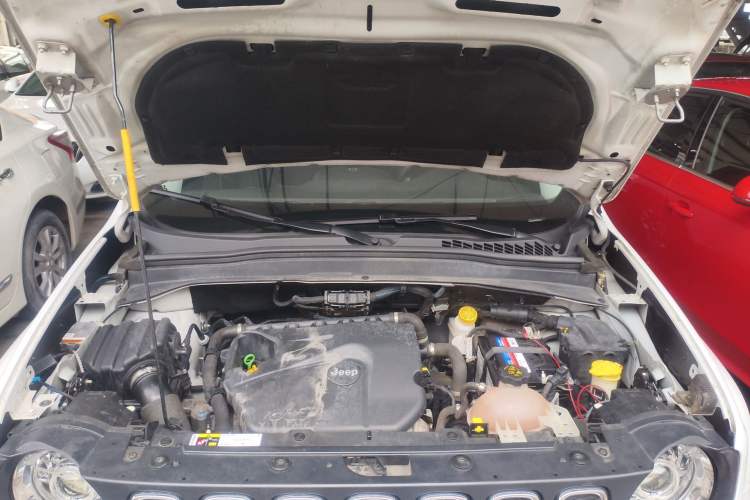 Used Jeep Renegade 2018 Connected Large Screen Version 180T Automatic High-Energy Edition Engine Bay
