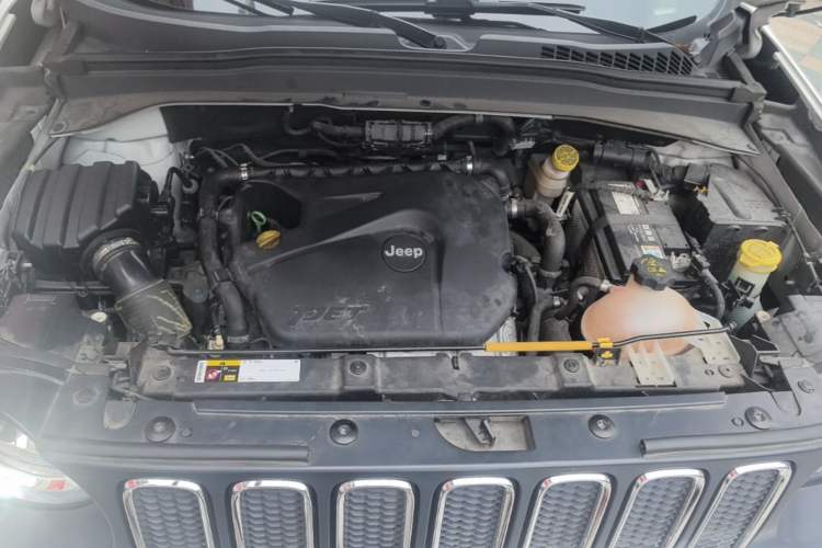 Used Jeep Renegade 2018 Connected Large Screen Version 180T Automatic High-Energy Edition Engine Bay