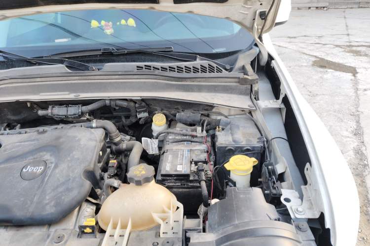 Used Jeep Renegade 2018 Connected Large Screen Version 180T Automatic Jingneng Version Engine Bay Left