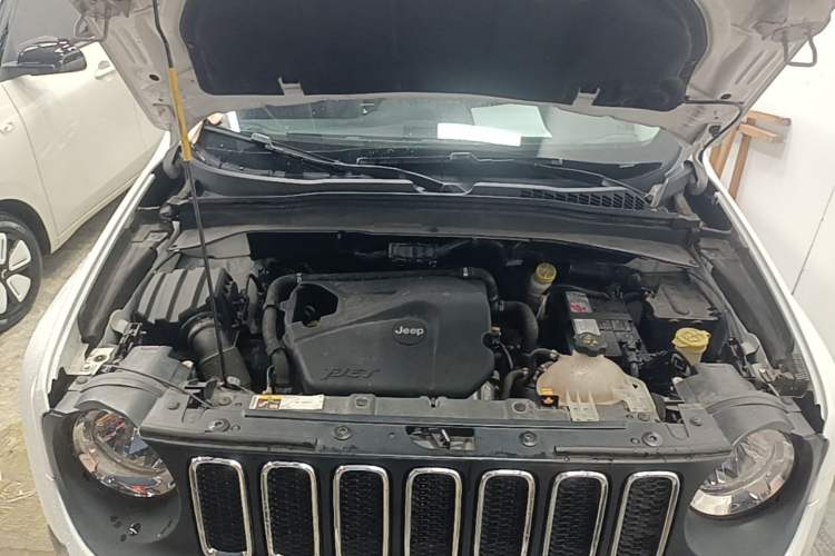Used Jeep Renegade 2018 Connected Large Screen Version 180T Automatic Jingneng Version Engine Bay