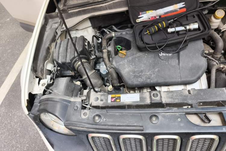 Used Jeep Renegade 2018 Connected Large Screen Version 180T Automatic High-Energy Edition Engine Bay Right