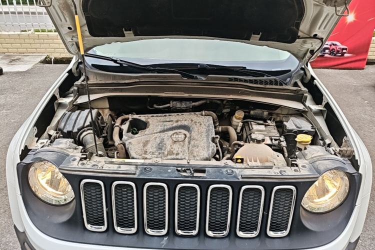 Used Jeep Renegade 2018 Connected Large Screen Version 180T Automatic High-Energy Edition Engine Bay