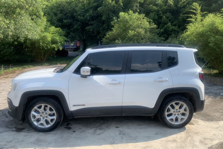 Used Jeep Renegade 2018 Connected Large Screen Version 180T Automatic High-Energy Edition Exterior 2