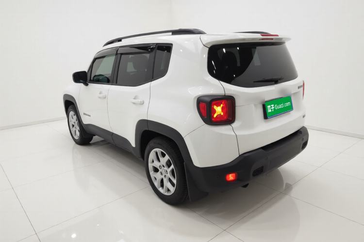 Used Jeep Renegade 2018 Connected Large Screen Version 180T Automatic High-Energy Edition Exterior 2