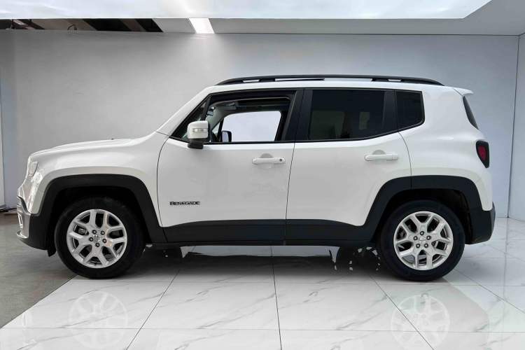 Used Jeep Renegade 2018 Connected Large Screen Version 180T Automatic High-Energy Edition Exterior 3