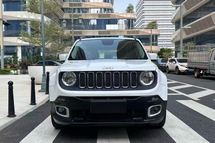 Used Jeep Renegade 2018 Connected Large Screen Version 180T Automatic Jingneng Version Exterior 3