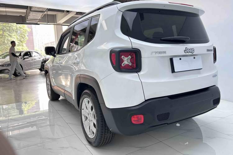 Used Jeep Renegade 2018 Connected Large Screen Version 180T Automatic High-Energy Edition Exterior 4