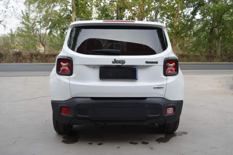 Used Jeep Renegade 2018 Connected Large Screen Version 180T Automatic High-Energy Edition Exterior 4