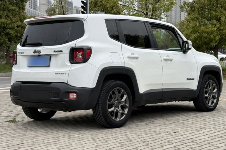 Used Jeep Renegade 2018 Connected Large Screen Version 180T Automatic Kinetic Edition+ Exterior 5