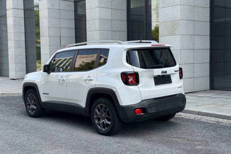 Used Jeep Renegade 2018 Connected Large Screen Version 180T Automatic Kinetic Edition+ Exterior 5