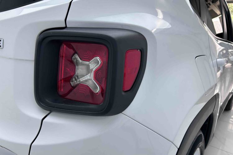 Used Jeep Renegade 2018 Connected Large Screen Version 180T Automatic High-Energy Edition Exterior 7