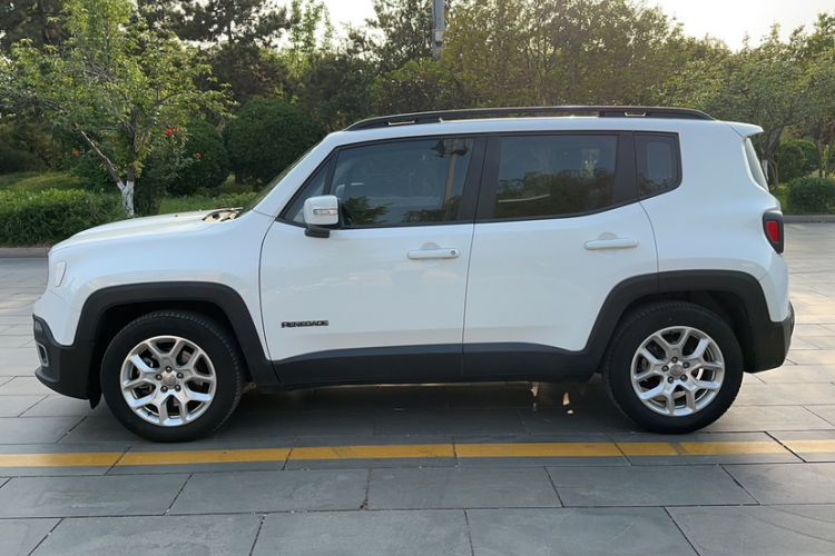 Used Jeep Renegade 2018 Connected Large Screen Version 180T Automatic High-Energy Edition Exterior 7