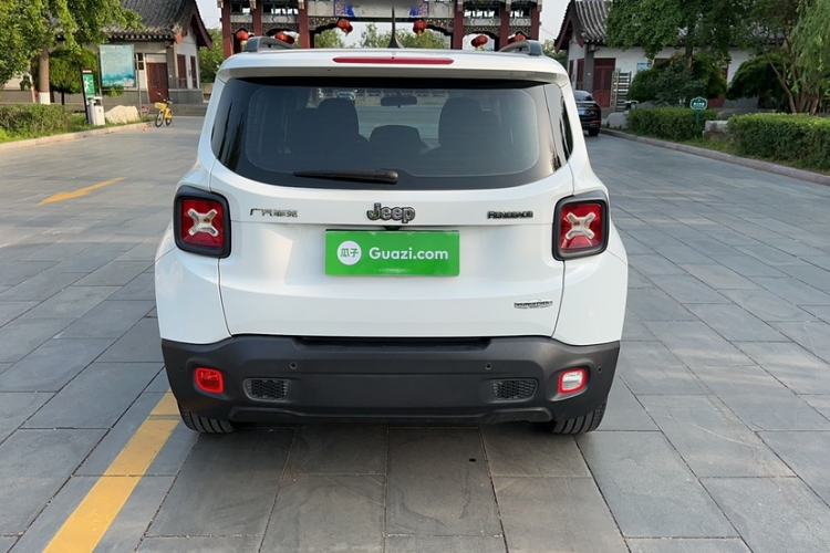 Used Jeep Renegade 2018 Connected Large Screen Version 180T Automatic High-Energy Edition Exterior 8