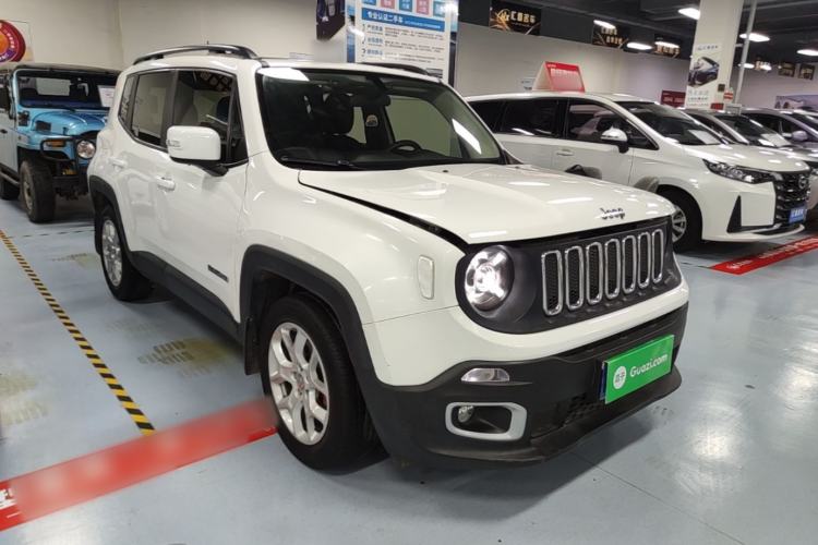 Used Jeep Renegade 2018 Connected Large Screen Version 180T Automatic High-Energy Edition Front Right 45 Deg