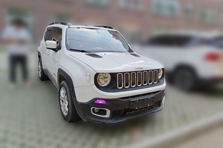 Used Jeep Renegade 2018 Connected Large Screen Version 180T Automatic High-Energy Edition Front Right 45 Deg