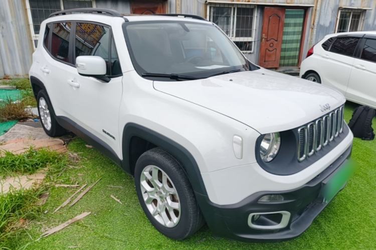 Used Jeep Renegade 2018 Connected Large Screen Version 180T Automatic High-Energy Edition Front Right 45 Deg