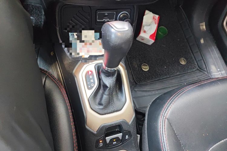 Used Jeep Renegade 2018 Connected Large Screen Version 180T Automatic High-Energy Edition Gear Lever