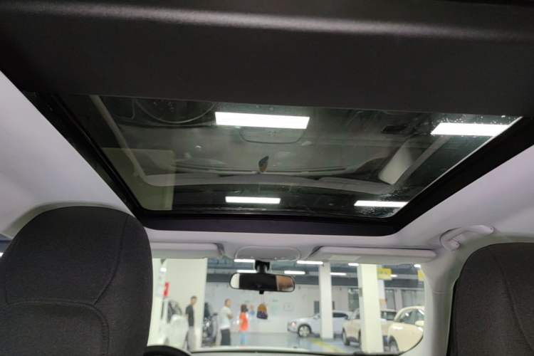 Used Jeep Renegade 2018 Connected Large Screen Version 180T Automatic High-Energy Edition Headliner