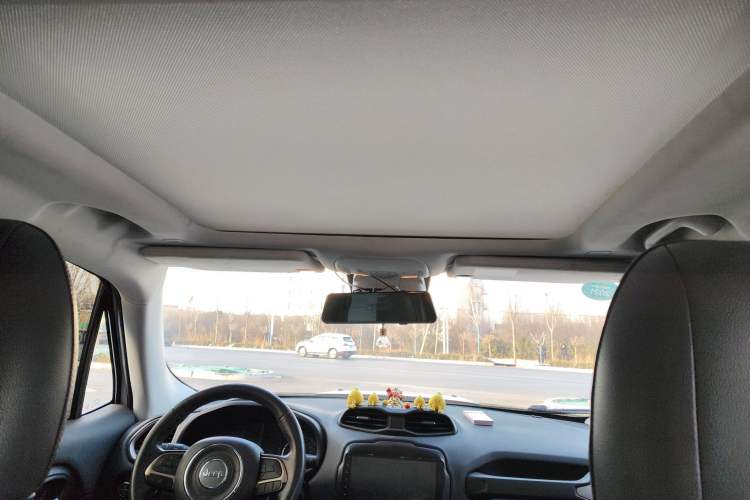 Used Jeep Renegade 2018 Connected Large Screen Version 180T Automatic Jingneng Version Headliner