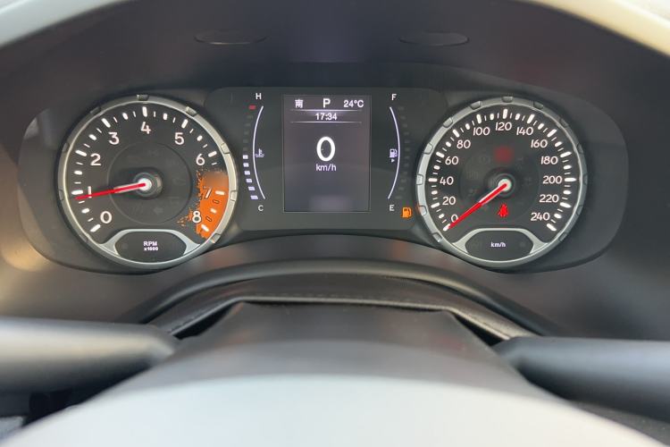Used Jeep Renegade 2018 Connected Large Screen Version 180T Automatic High-Energy Edition Instrument Cluster