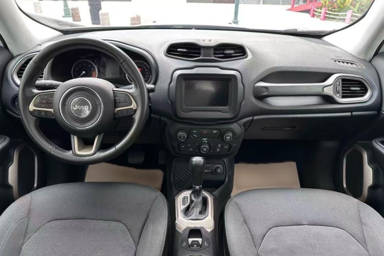 Used Jeep Renegade 2018 Connected Large Screen Version 180T Automatic Jingneng Version Interior 1