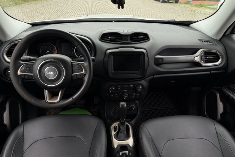 Used Jeep Renegade 2018 Connected Large Screen Version 180T Automatic Kinetic Edition+ Interior 2