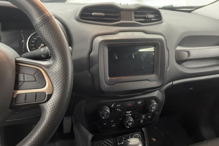 Used Jeep Renegade 2018 Connected Large Screen Version 180T Automatic Kinetic Edition+ Interior 2