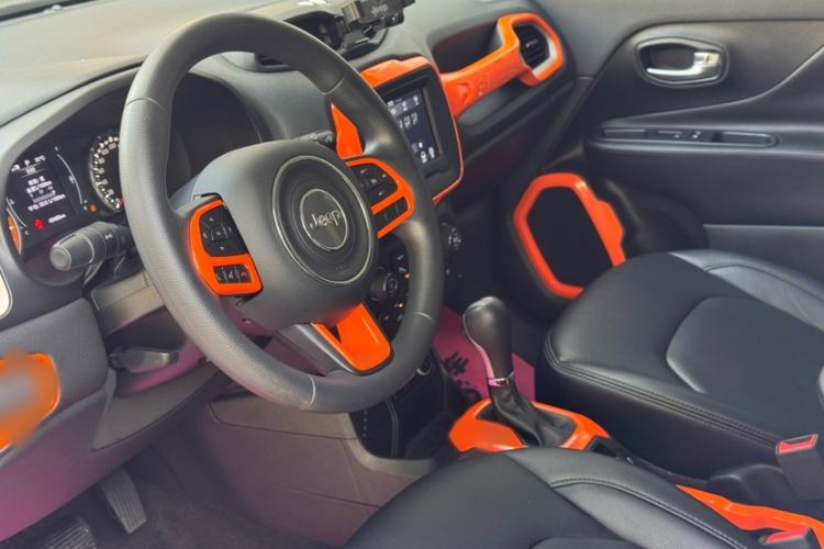 Used Jeep Renegade 2018 Connected Large Screen Version 180T Automatic Kinetic Edition+ Interior 2