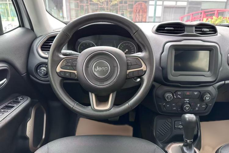 Used Jeep Renegade 2018 Connected Large Screen Version 180T Automatic Jingneng Version Interior 4