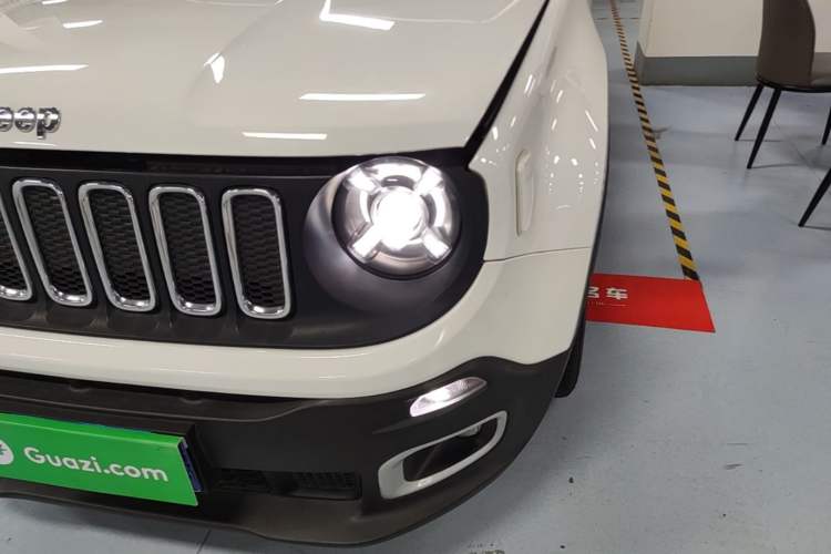 Used Jeep Renegade 2018 Connected Large Screen Version 180T Automatic High-Energy Edition Left Front Headlight