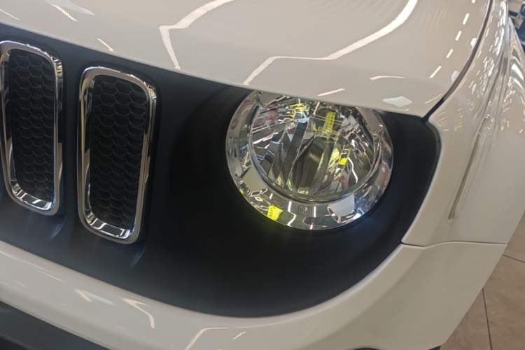 Used Jeep Renegade 2018 Connected Large Screen Version 180T Automatic High-Energy Edition Left Front Headlight