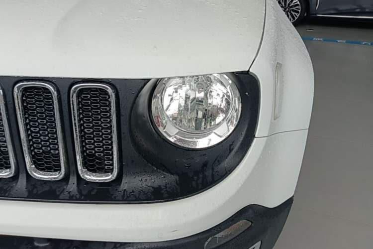 Used Jeep Renegade 2018 Connected Large Screen Version 180T Automatic Jingneng Version Left Front Headlight