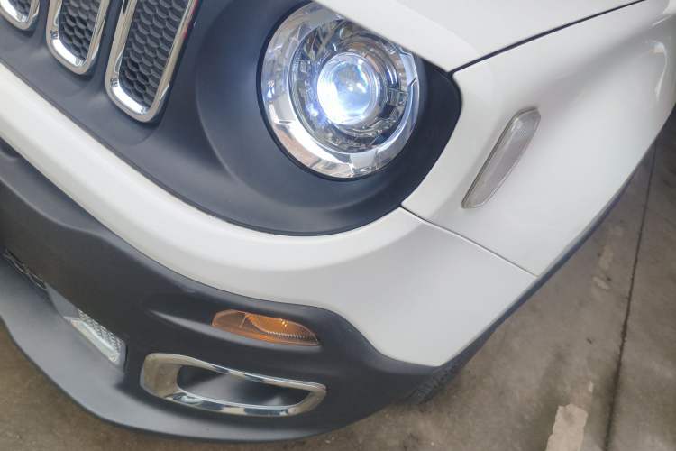Used Jeep Renegade 2018 Connected Large Screen Version 180T Automatic High-Energy Edition Left Front Headlight