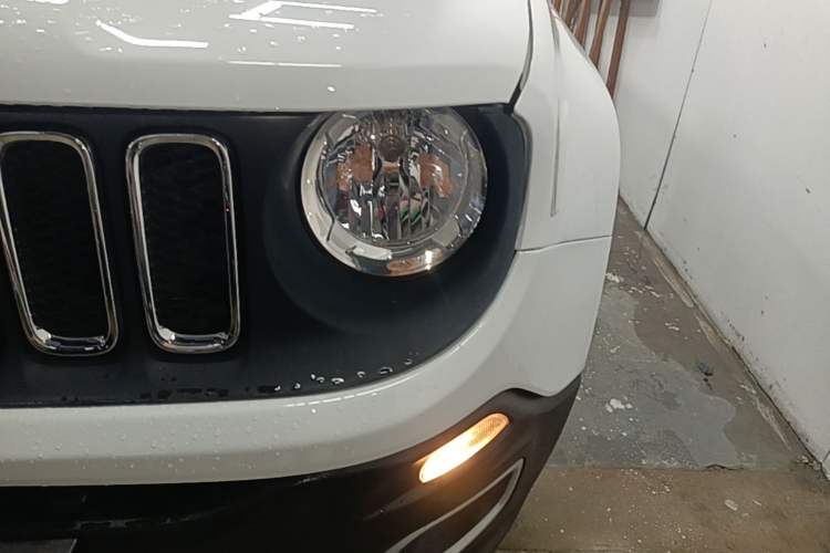 Used Jeep Renegade 2018 Connected Large Screen Version 180T Automatic Jingneng Version Left Front Headlight
