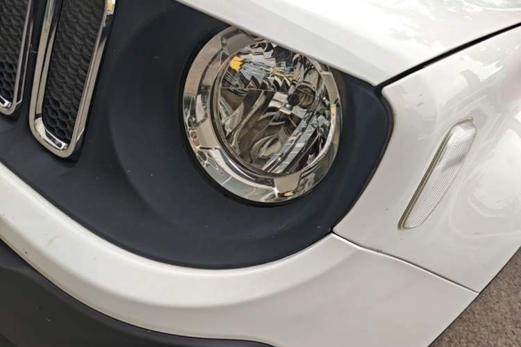 Used Jeep Renegade 2018 Connected Large Screen Version 180T Automatic High-Energy Edition Left Front Headlight