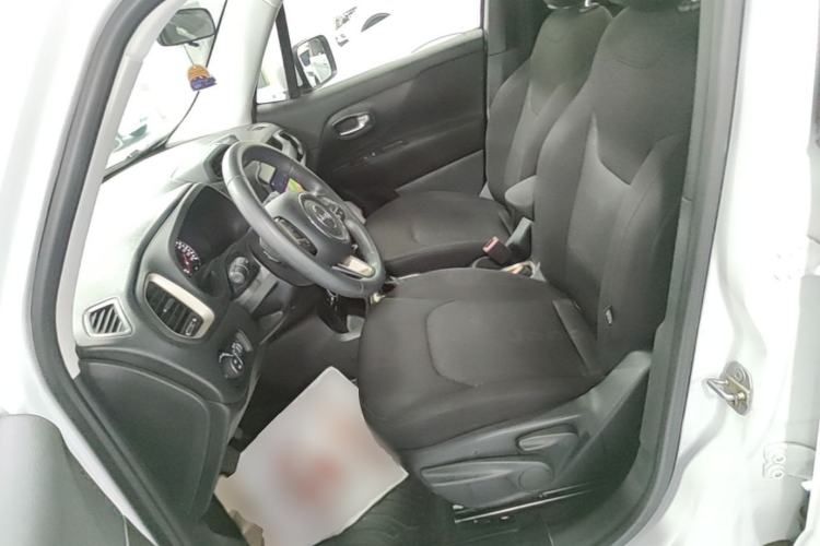 Used Jeep Renegade 2018 Connected Large Screen Version 180T Automatic High-Energy Edition Left Front Seat