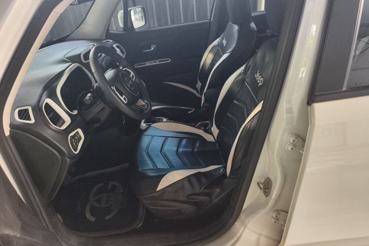 Used Jeep Renegade 2018 Connected Large Screen Version 180T Automatic High-Energy Edition Left Front Seat