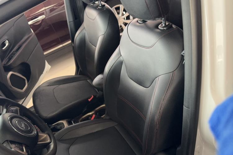 Used Jeep Renegade 2018 Connected Large Screen Version 180T Automatic Kinetic Edition+ Left Front Seat