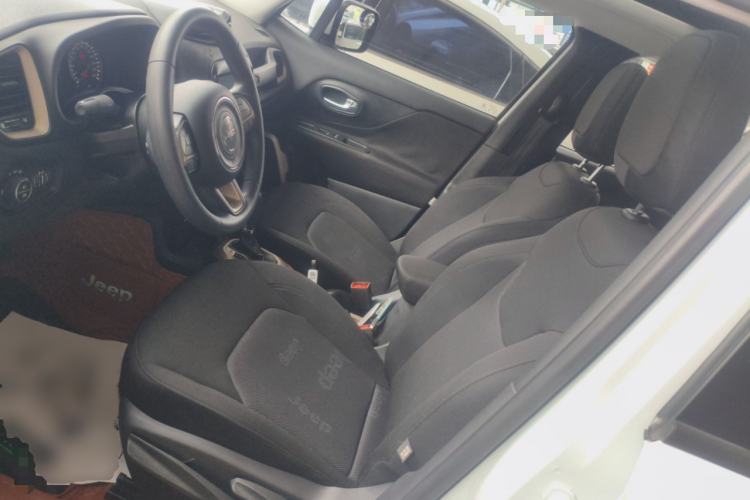 Used Jeep Renegade 2018 Connected Large Screen Version 180T Automatic High-Energy Edition Left Front Seat