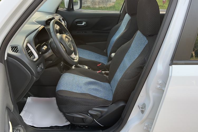 Used Jeep Renegade 2018 Connected Large Screen Version 180T Automatic High-Energy Edition Left Front Seat