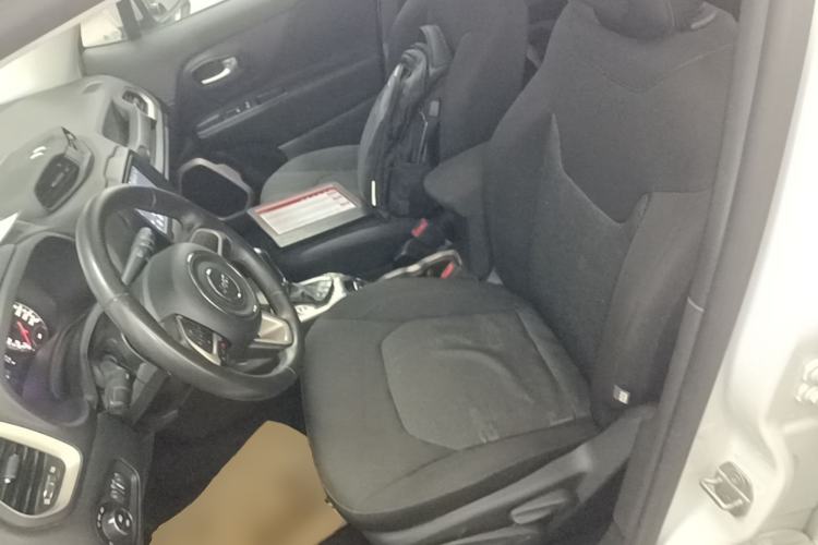 Used Jeep Renegade 2018 Connected Large Screen Version 180T Automatic Jingneng Version Left Front Seat