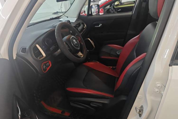Used Jeep Renegade 2018 Connected Large Screen Version 180T Automatic High-Energy Edition Left Front Seat